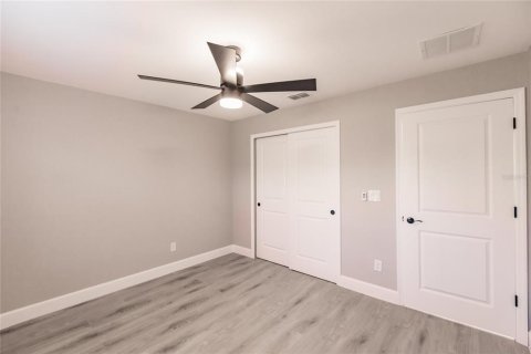 House in Cape Coral, Florida 4 bedrooms, 186.64 sq.m. № 1800434 - photo 30