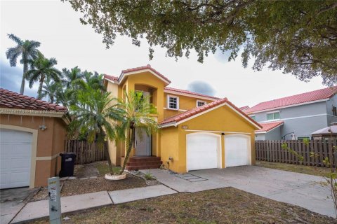 Casa en venta en Miami, Florida, 4 dormitorios, 187.29 m2 № 1706238 - foto 24