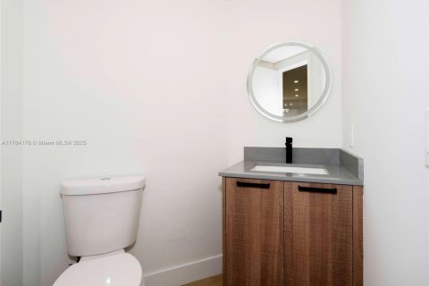 Casa en venta en Miami, Florida, 4 dormitorios, 187.29 m2 № 1706238 - foto 12