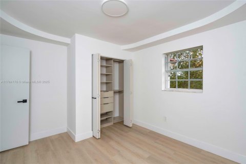 Villa ou maison à vendre à Miami, Floride: 4 chambres, 187.29 m2 № 1706238 - photo 21