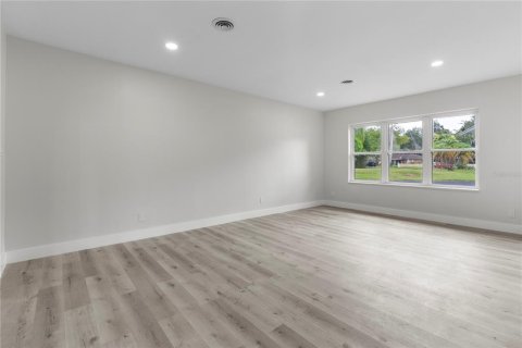 House in Orlando, Florida 5 bedrooms, 407.75 sq.m. № 1851009 - photo 23