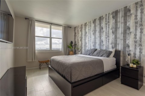 Condominio en alquiler en Sunny Isles Beach, Florida, 1 dormitorio, 70.79 m2 № 2011762 - foto 11