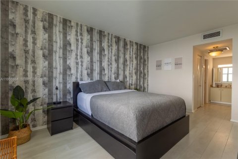 Condominio en alquiler en Sunny Isles Beach, Florida, 1 dormitorio, 70.79 m2 № 2011762 - foto 10