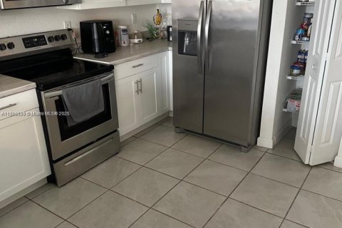 Adosado en venta en Homestead, Florida, 4 dormitorios, 169.08 m2 № 1745704 - foto 5
