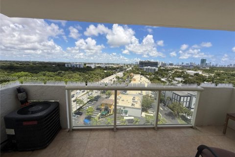 Condominio en alquiler en North Miami, Florida, 2 dormitorios, 83.61 m2 № 2247887 - foto 15
