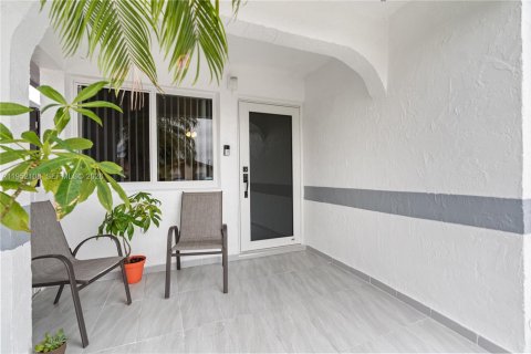 Купить виллу или дом в Хайалиа, Флорида 3 спальни, 133.22м2, № 2006466 - фото 3