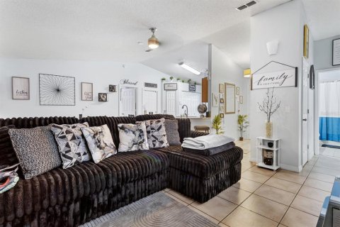 Casa en venta en Kissimmee, Florida, 3 dormitorios, 111.67 m2 № 1905493 - foto 6
