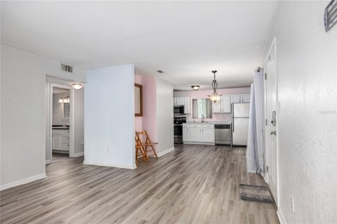 Condo in Gainesville, Florida, 2 bedrooms  № 1684606 - photo 6