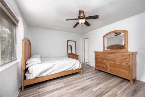 Condo in Gainesville, Florida, 2 bedrooms  № 1684606 - photo 13