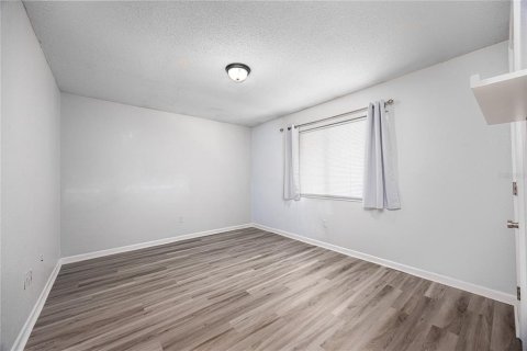 Condo in Gainesville, Florida, 2 bedrooms  № 1684606 - photo 10
