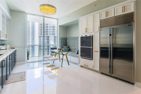 Copropriété à louer à Sunny Isles Beach, Floride: 3 chambres, 177.35 m2 № 2081379 - photo 22