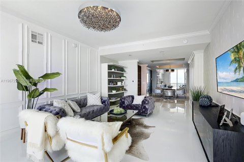 Copropriété à louer à Sunny Isles Beach, Floride: 3 chambres, 177.35 m2 № 2081379 - photo 16