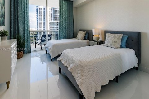 Copropriété à louer à Sunny Isles Beach, Floride: 3 chambres, 177.35 m2 № 2081379 - photo 17