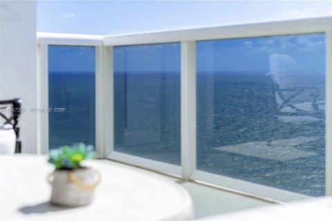 Copropriété à louer à Sunny Isles Beach, Floride: 3 chambres, 177.35 m2 № 2081379 - photo 9