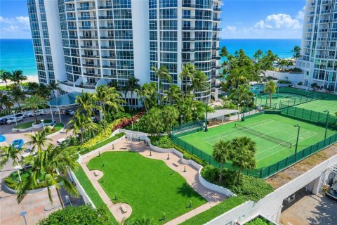 Copropriété à louer à Sunny Isles Beach, Floride: 3 chambres, 177.35 m2 № 2081379 - photo 30