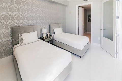 Copropriété à louer à Sunny Isles Beach, Floride: 3 chambres, 177.35 m2 № 2081379 - photo 10
