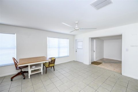 Villa ou maison à louer à Port Charlotte, Floride: 2 chambres, 111.85 m2 № 2220530 - photo 5
