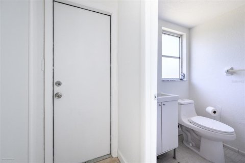 Villa ou maison à louer à Port Charlotte, Floride: 2 chambres, 111.85 m2 № 2220530 - photo 15