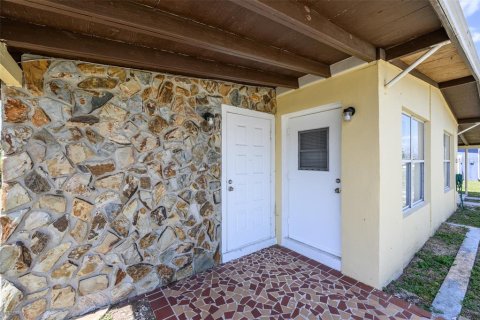 Villa ou maison à louer à Port Charlotte, Floride: 2 chambres, 111.85 m2 № 2220530 - photo 3