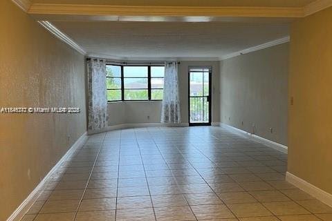 Copropriété à vendre à Miami, Floride: 2 chambres, 148.27 m2 № 1960830 - photo 4