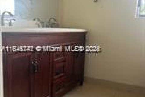 Copropriété à vendre à Miami, Floride: 2 chambres, 148.27 m2 № 1960830 - photo 10