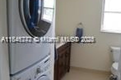 Copropriété à vendre à Miami, Floride: 2 chambres, 148.27 m2 № 1960830 - photo 12