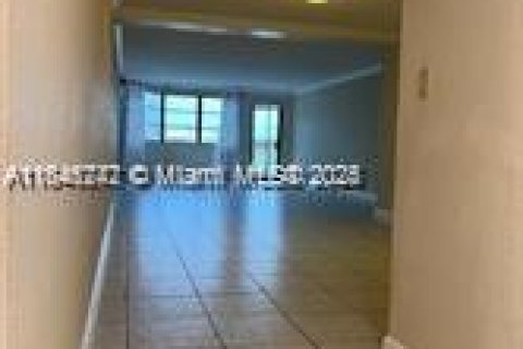 Copropriété à vendre à Miami, Floride: 2 chambres, 148.27 m2 № 1960830 - photo 8