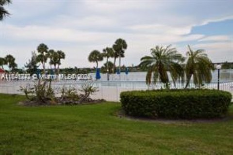 Copropriété à vendre à Miami, Floride: 2 chambres, 148.27 m2 № 1960830 - photo 19