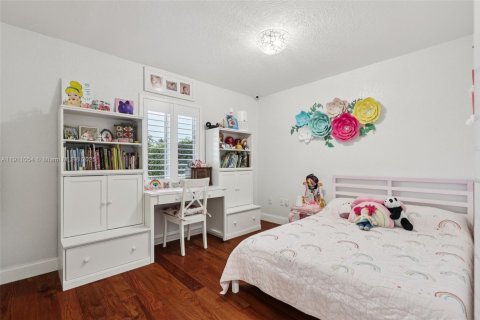 House in Miami, Florida 3 bedrooms, 153.85 sq.m. № 1967965 - photo 30