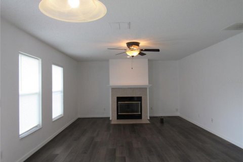 Villa ou maison à louer à Sanford, Floride: 4 chambres, 230.03 m2 № 1829061 - photo 9