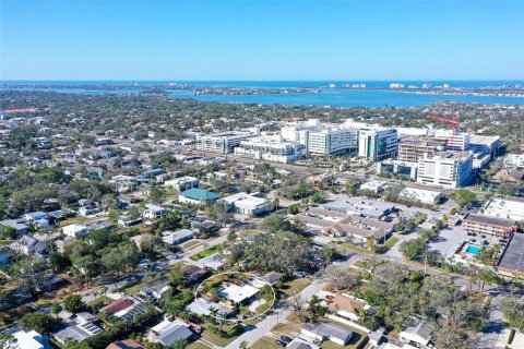 House in Sarasota, Florida 4 bedrooms, 133.59 sq.m. № 1516249 - photo 7