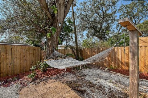 House in Sarasota, Florida 4 bedrooms, 133.59 sq.m. № 1516249 - photo 6