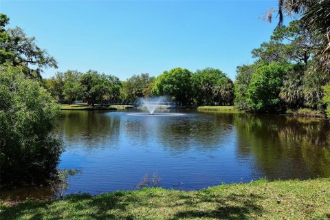 House in Sarasota, Florida 4 bedrooms, 133.59 sq.m. № 1516249 - photo 14