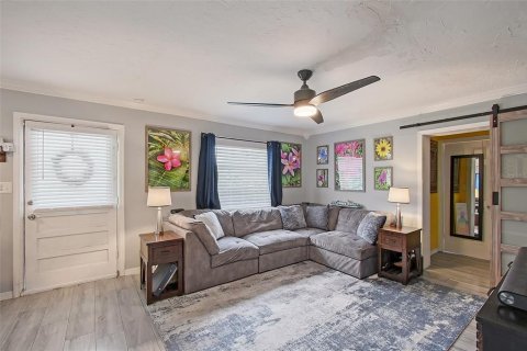 House in Sarasota, Florida 4 bedrooms, 133.59 sq.m. № 1516249 - photo 21