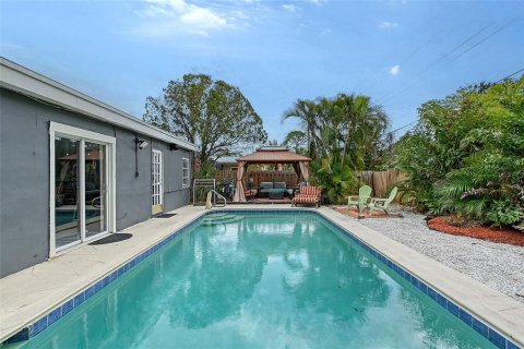 House in Sarasota, Florida 4 bedrooms, 133.59 sq.m. № 1516249 - photo 4