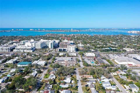 House in Sarasota, Florida 4 bedrooms, 133.59 sq.m. № 1516249 - photo 10