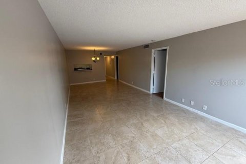 Copropriété à louer à Sarasota, Floride: 2 chambres, 81.2 m2 № 1906901 - photo 3