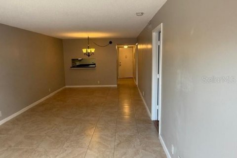 Copropriété à louer à Sarasota, Floride: 2 chambres, 81.2 m2 № 1906901 - photo 2