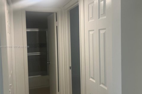 Copropriété à louer à Miami, Floride: 3 chambres, 93.74 m2 № 2007284 - photo 14