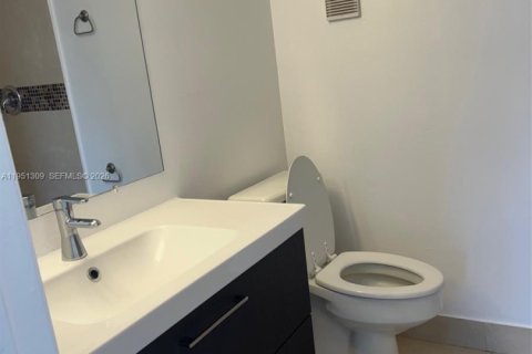 Copropriété à louer à Miami, Floride: 3 chambres, 93.74 m2 № 2007284 - photo 8