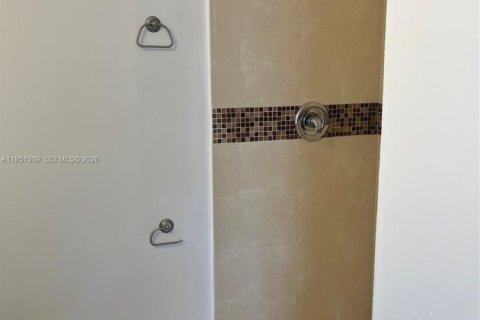 Copropriété à louer à Miami, Floride: 3 chambres, 93.74 m2 № 2007284 - photo 13