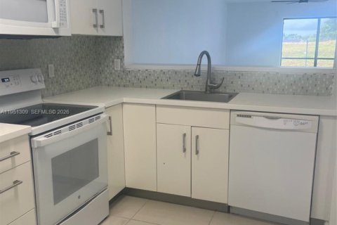 Copropriété à louer à Miami, Floride: 3 chambres, 93.74 m2 № 2007284 - photo 3