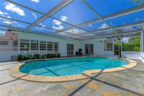 Casa en venta en Miami Shores, Florida, 4 dormitorios, 245.45 m2 № 1966093 - foto 24