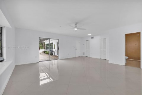 Casa en venta en Miami Shores, Florida, 4 dormitorios, 245.45 m2 № 1966093 - foto 13