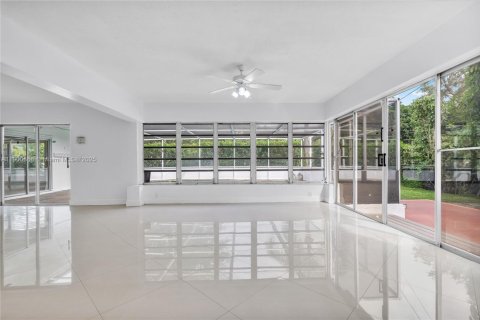 Casa en venta en Miami Shores, Florida, 4 dormitorios, 245.45 m2 № 1966093 - foto 7