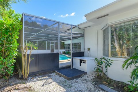 Casa en venta en Miami Shores, Florida, 4 dormitorios, 245.45 m2 № 1966093 - foto 26