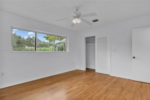 Casa en venta en Miami Shores, Florida, 4 dormitorios, 245.45 m2 № 1966093 - foto 20