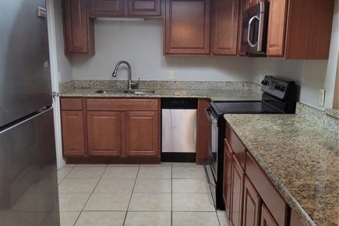 Condo in Orlando, Florida, 2 bedrooms № 2213352 - photo 4
