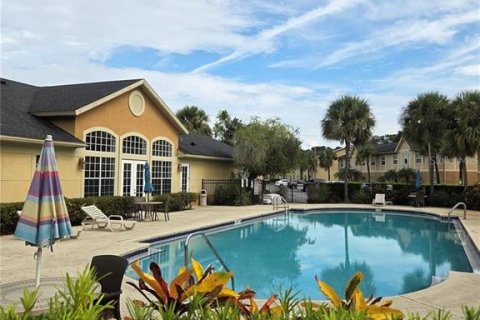 Condo in Orlando, Florida, 2 bedrooms № 2213352 - photo 12