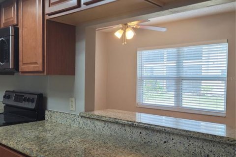 Condo in Orlando, Florida, 2 bedrooms № 2213352 - photo 5